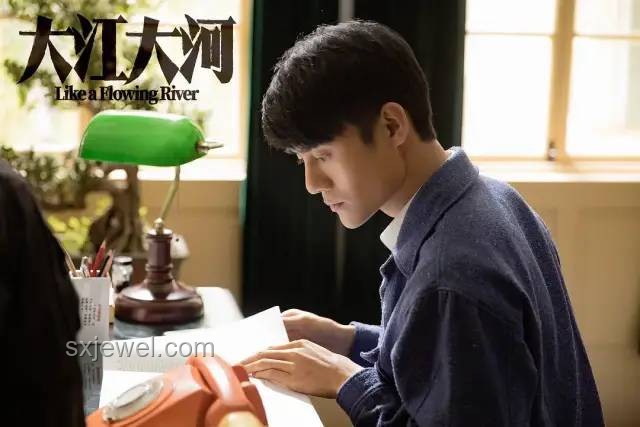 纪小燕的故事：探索美丽背后的疼痛